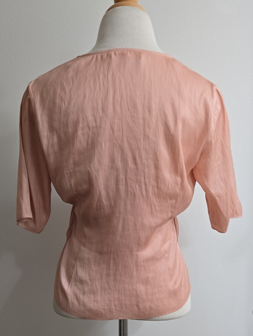 Frame Denim Blush Shirred Satin V-Neck Button-Front Top/size XS - Picture 4 of 5